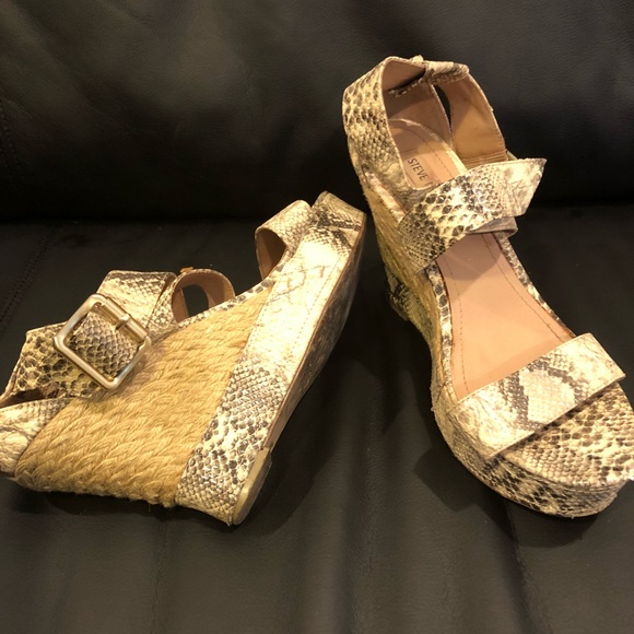 Size 10 Steve Madden - Picture 3 of 5